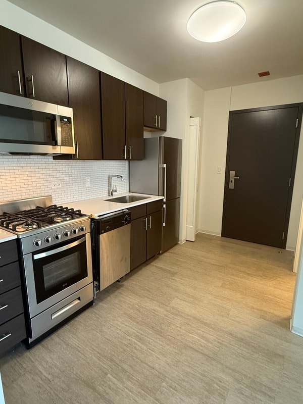 152 W Superior St in Chicago, IL - Building Photo - Building Photo