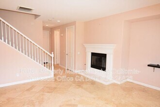 3868 Lake Cir Dr in Fallbrook, CA - Foto de edificio - Building Photo