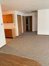 Hurst Cottage Apartments in Maquoketa, IA - Building Photo - Building Photo