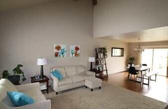 703 Creek View Ln in Appleton, WI - Building Photo - Building Photo