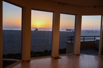3505 Ocean Front Walk, Unit 3505 in Marina Del Rey, CA - Foto de edificio - Building Photo