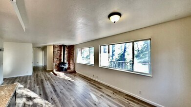 15282 Avery Way in Grass Valley, CA - Building Photo - Building Photo