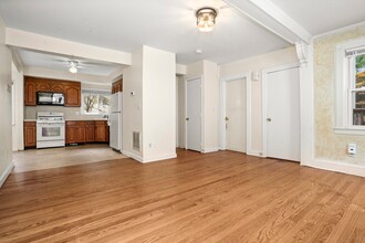 33 Pemberwick Rd in Greenwich, CT - Building Photo - Interior Photo