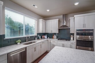 11821 82nd Pl S in Seattle, WA - Building Photo - Building Photo