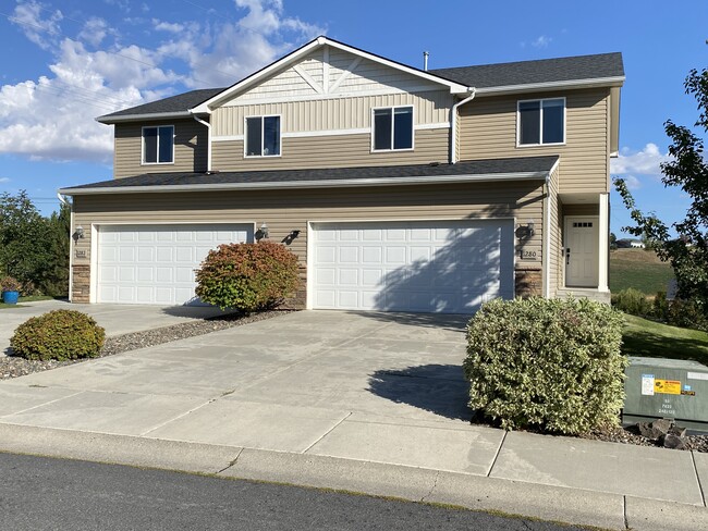 1280 SW Selway Ln in Pullman, WA - Building Photo - Building Photo