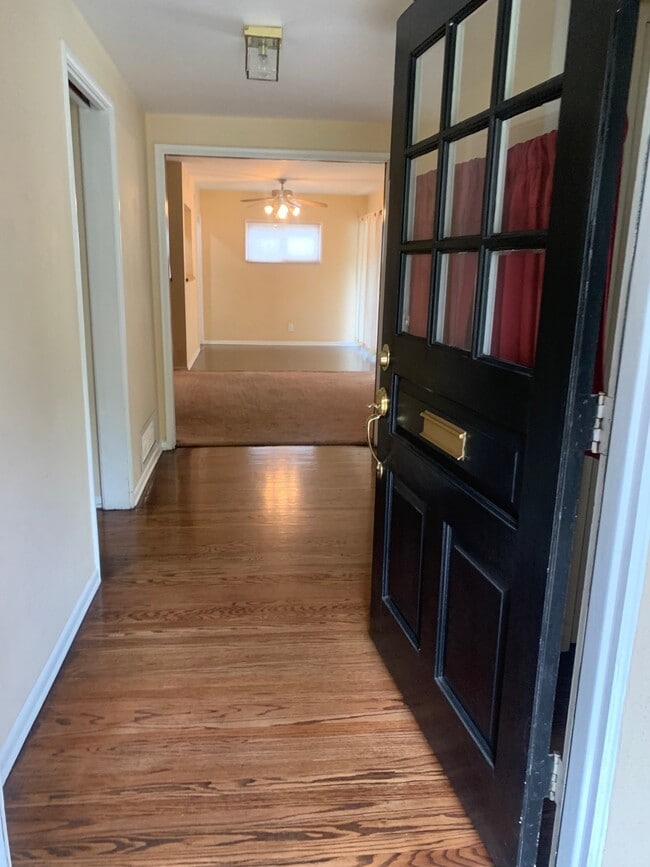 3045 N Lamer St in Burbank, CA - Foto de edificio - Building Photo