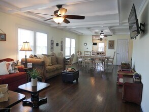 319 Arnold Ave in Point Pleasant Beach, NJ - Building Photo - Building Photo