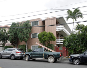 Alexander Gardens in Honolulu, HI - Foto de edificio - Building Photo