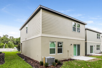Lincoln Oaks in DeLand, FL - Building Photo - Building Photo