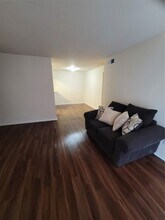 9350 Country Creek St in Houston, TX - Building Photo - Building Photo