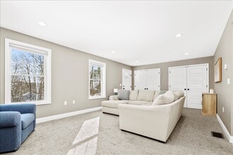 29 3rd St in Windham, NH - Building Photo - Building Photo