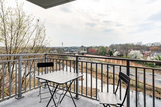 4650 Washington Blvd in Arlington, VA - Building Photo - Building Photo