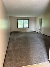 939 Schrock Rd in Orrville, OH - Building Photo - Building Photo