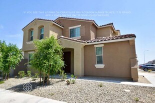 11024 W Pierce St in Avondale, AZ - Building Photo