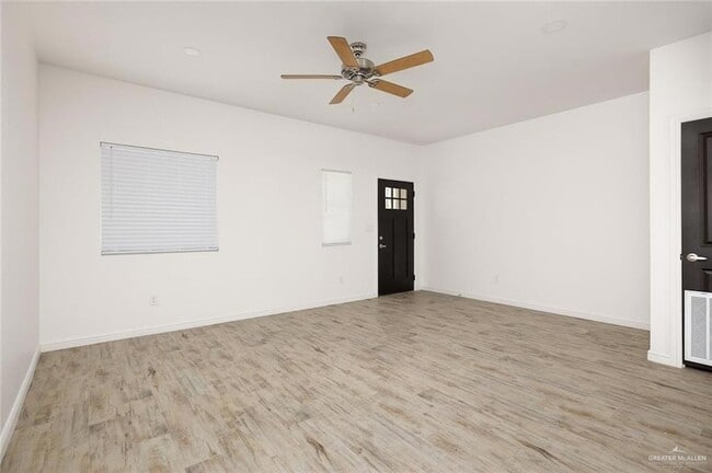 605 Jasper St, Unit A203 in Edinburg, TX - Building Photo - Building Photo