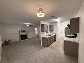 7715 Rustic Park in San Antonio, TX - Building Photo - Building Photo