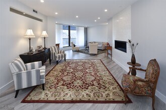 19000 Lake Rd in Rocky River, OH - Building Photo - Building Photo