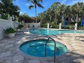 1315 Remington Way in Naples, FL - Building Photo