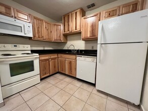 3230 SW 25 Way in Gainesville, FL - Foto de edificio - Building Photo