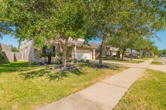 2006 Creek Run Dr in Pearland, TX - Building Photo - Building Photo