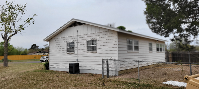 5219 S Parker St in Amarillo, TX - Foto de edificio - Building Photo