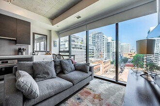 625-629 King St W in Toronto, ON - Building Photo - Building Photo