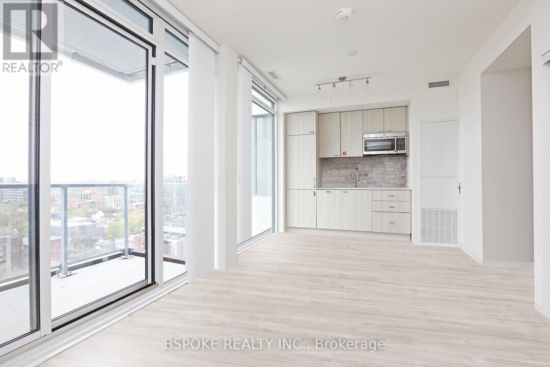 27-15127 Bathurst St in Toronto, ON - Building Photo