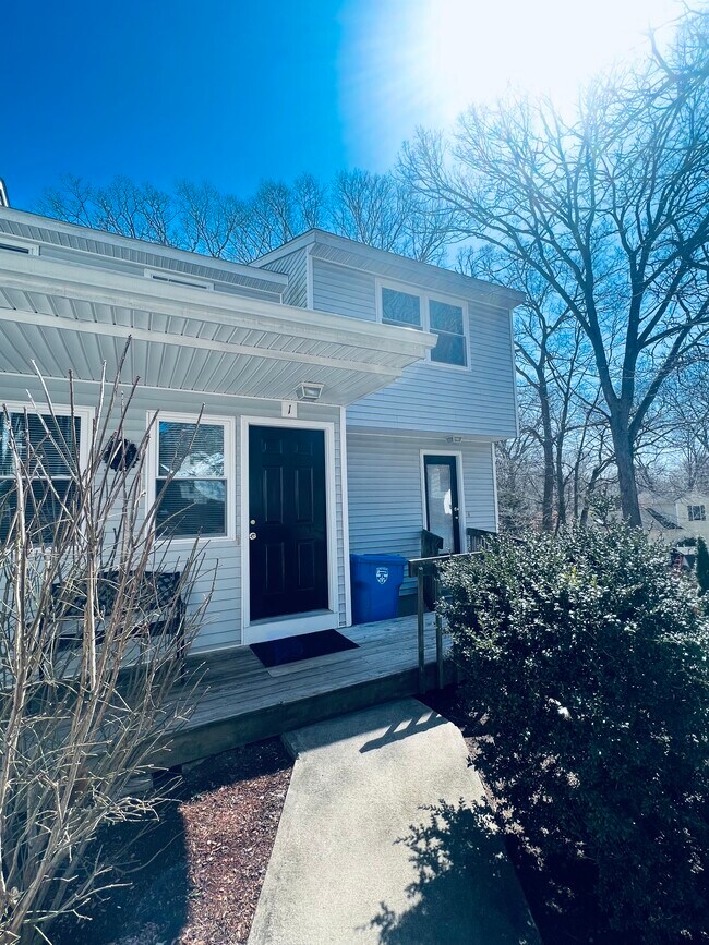 1 Ridgefield Rd Rentals in Lincoln, RI