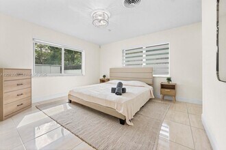 2128 Dock St in West Palm Beach, FL - Building Photo - Building Photo