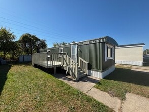 831 N Pontiac Trail in Walled Lake, MI - Building Photo - Building Photo