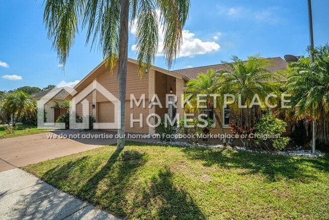 12024 Steppingstone Blvd in Tampa, FL - Building Photo - Building Photo
