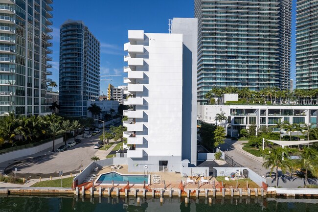 Bayview Towers in Miami, FL - Foto de edificio - Building Photo