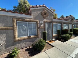 2105 Sleepy Ct in Las Vegas, NV - Building Photo