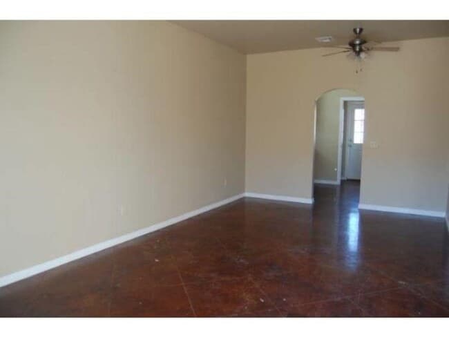 215 W E Ave in Cache, OK - Building Photo - Building Photo