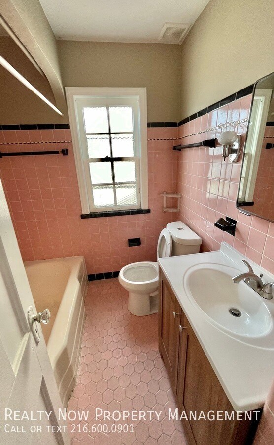 3638 Lindholm Rd in Shaker Heights, OH - Building Photo - Building Photo