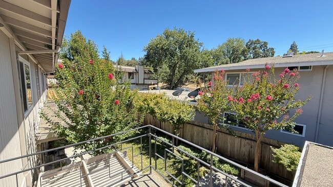 190 Sierra Dr, Unit C