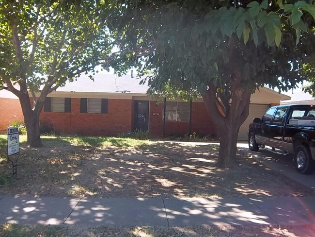 property at 5437 47th St