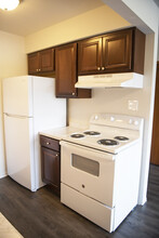 Holiday Garden Apartments in Mount Clemens, MI - Building Photo - Building Photo