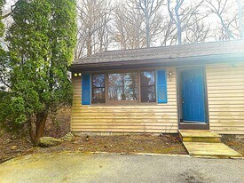 1022 Violet Ave in Hyde Park, NY - Building Photo