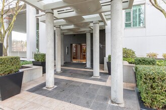 Bayshore Tower 3 in Vancouver, BC - Building Photo - Building Photo