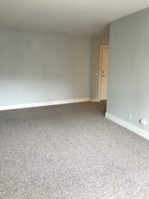 836 W Pennsylvania Ave, Unit The Point at Mission Hill in San Diego, CA - Building Photo - Building Photo