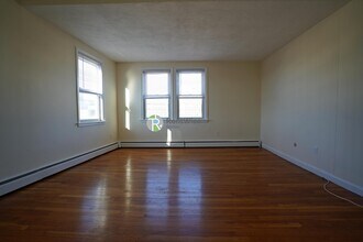 180 N Beacon St in Brighton, MA - Building Photo - Building Photo