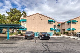 2180 Pinetop Ln in Las Vegas, NV - Building Photo - Building Photo