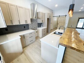 9000 Kalkaska St in Kalkaska, MI - Building Photo