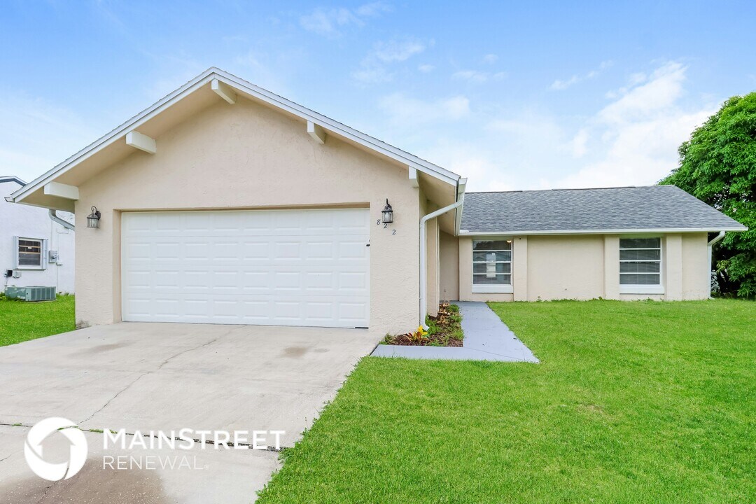 822 7 Gables Cir SE in Palm Bay, FL - Building Photo