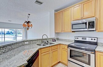 4712 Palmbrooke Cir in West Palm Beach, FL - Building Photo - Building Photo