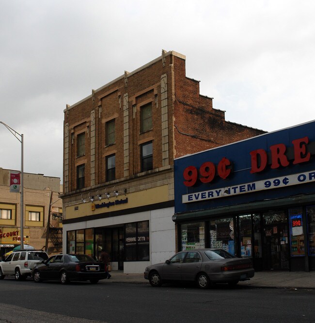 163-165 Newark Ave in Jersey City, NJ - Building Photo - Building Photo
