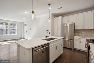 13377 Launders St in Herndon, VA - Building Photo - Building Photo