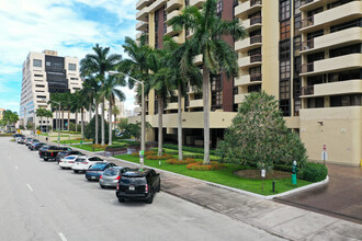 Biltmore II Condominiums in Coral Gables, FL - Building Photo - Building Photo