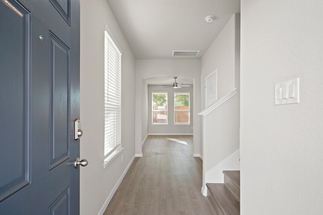 831 Oakland Dr in Houston, TX - Building Photo